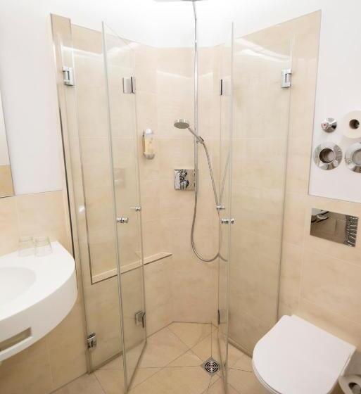 标准单人间, Im Park