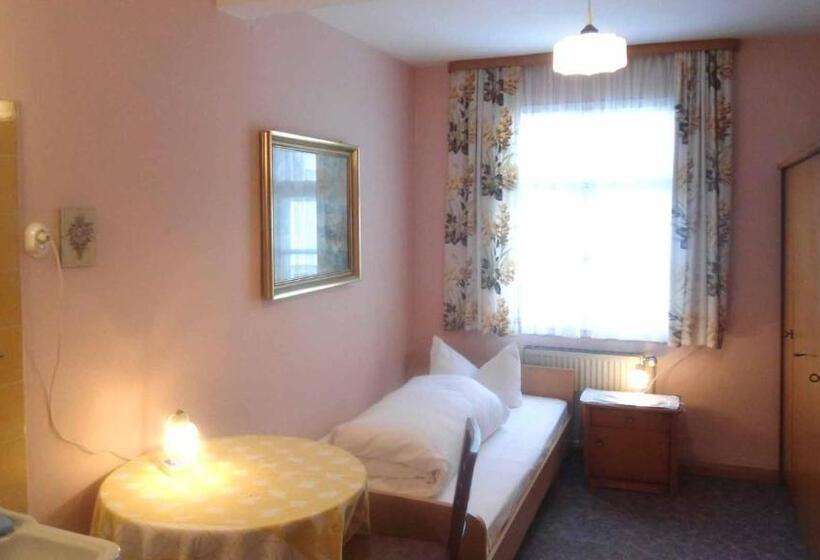 غرفة قياسية فردية حمام مشترك, Krone