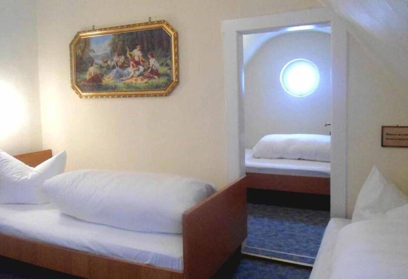 غرفة قياسية ثلاثية حمام مشترك, Krone