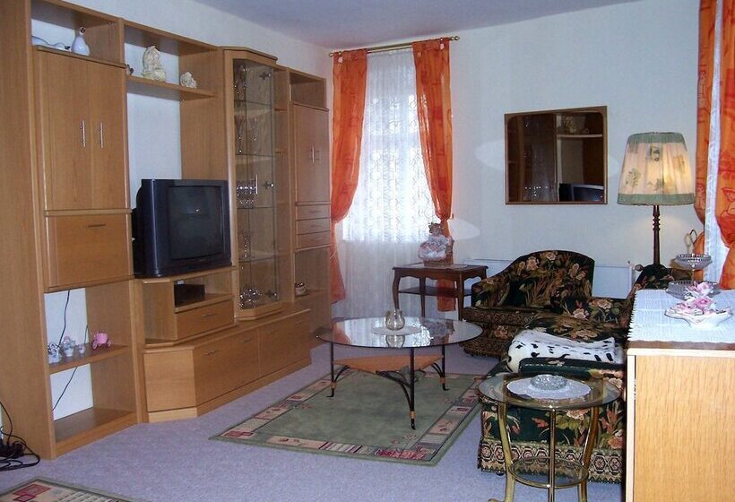 شقة غرفة واحدة, Krone