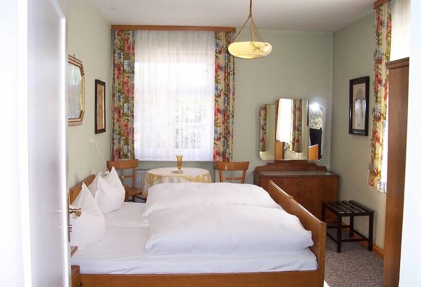 غرفة قياسية حمام مشترك, Krone