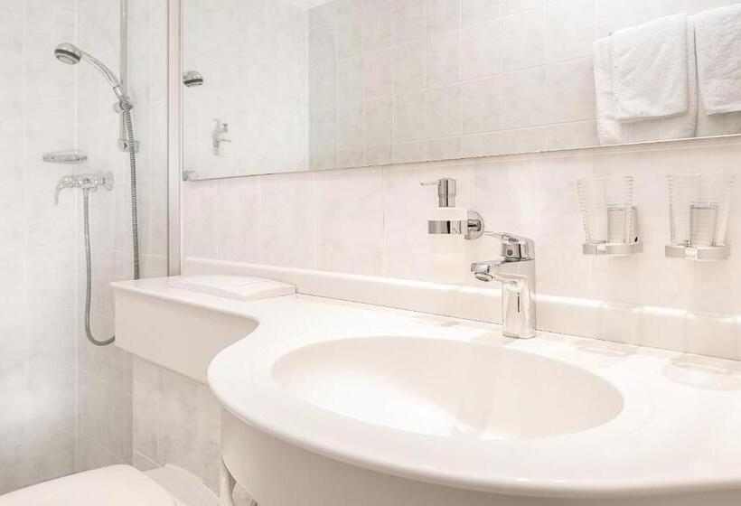 غرفة قياسية فردية, Oberwirt Wangen