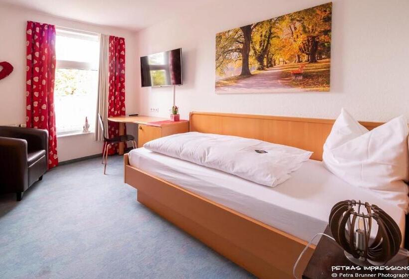 غرفة قياسية فردية, Oberwirt Wangen