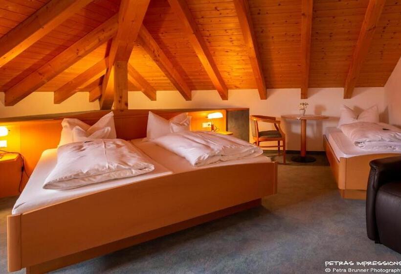 غرفة عائلية, Oberwirt Wangen