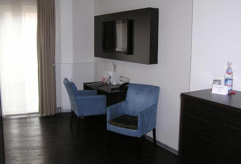 Номер Стандарт Трехместный, Zur Promenade