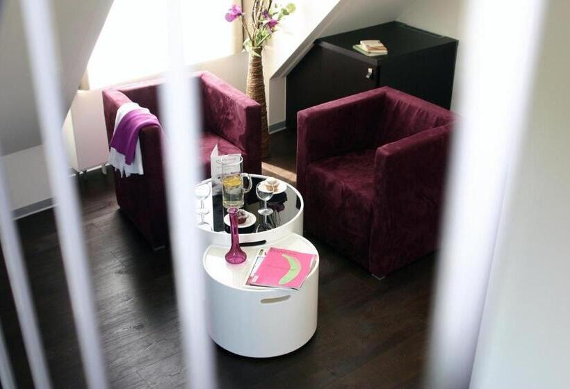 Люкс, Zur Promenade