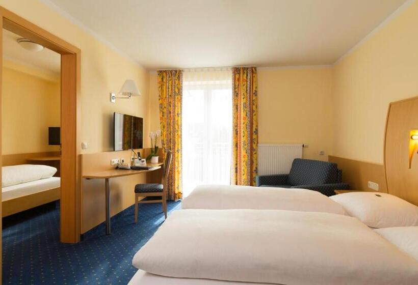 Номер Стандарт Трехместный, Landhotel Huberhof