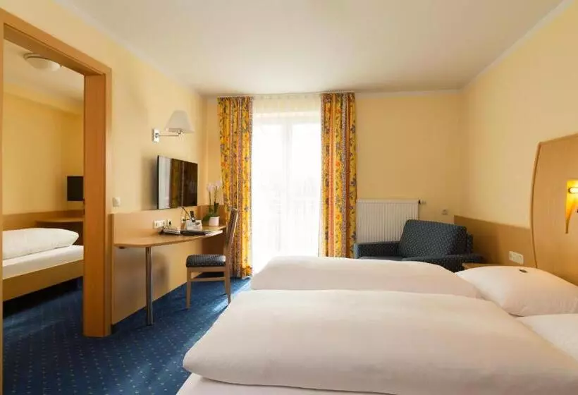 اتاق استاندارد سه نفره, Landhotel Huberhof