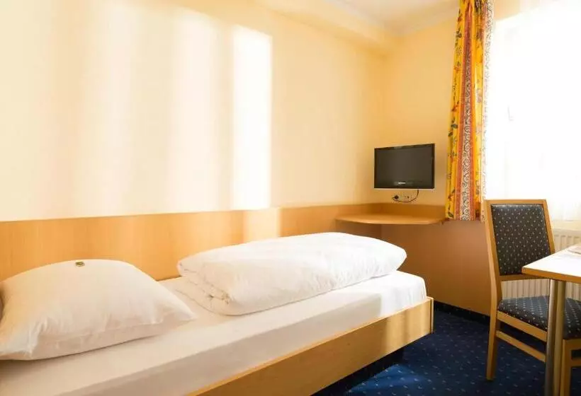 اتاق استاندارد سه نفره, Landhotel Huberhof