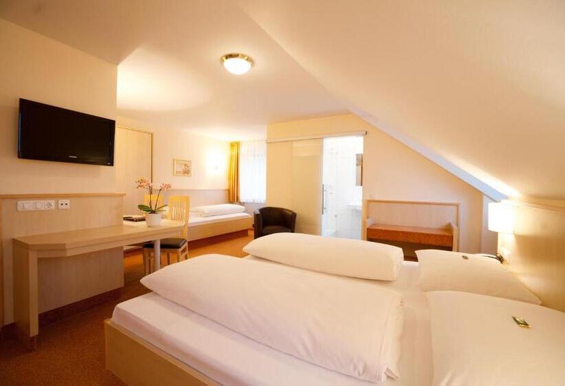 Четырехместный Номер Стандарт, Landhotel Huberhof