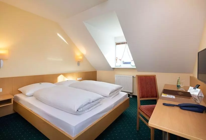 اتاق استاندارد یک نفره, Landhotel Huberhof