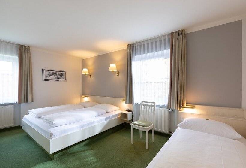 Номер Стандарт Трехместный, Landhotel Huberhof