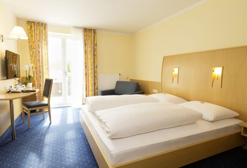 Номер Стандарт Трехместный, Landhotel Huberhof