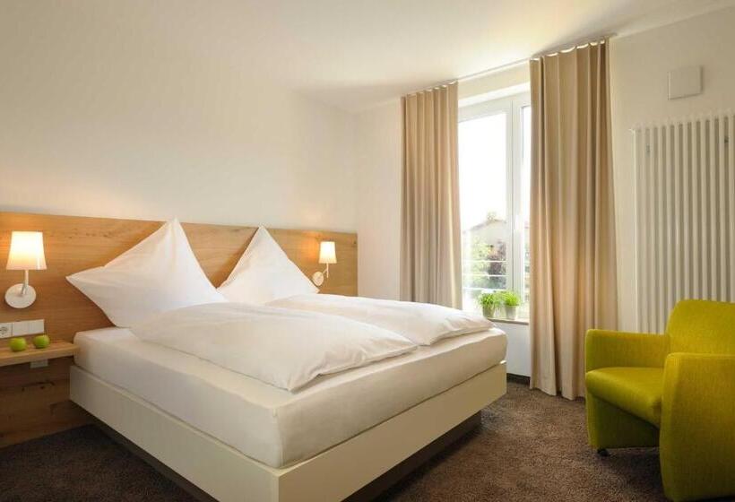 Номер Комфорт, Hirsch   Das Ellwanger Land