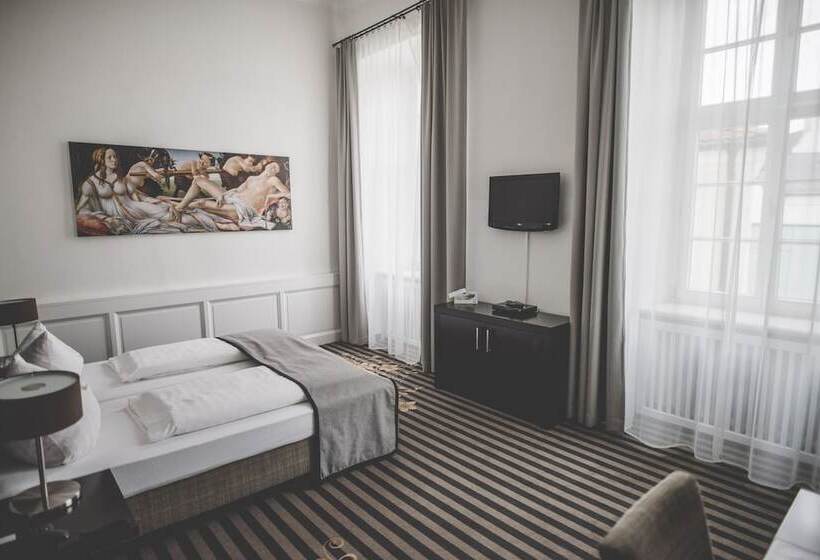 컴포트 룸, Münchner Hof