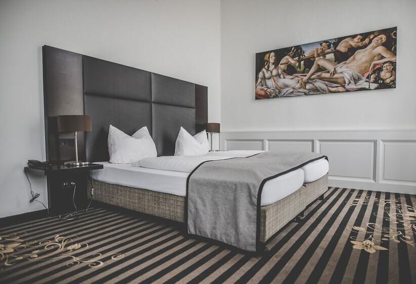 컴포트 룸, Münchner Hof