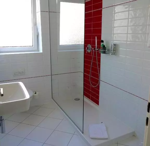 Huoneisto 1 Makuuhuone, Stadthotel Langenfeld