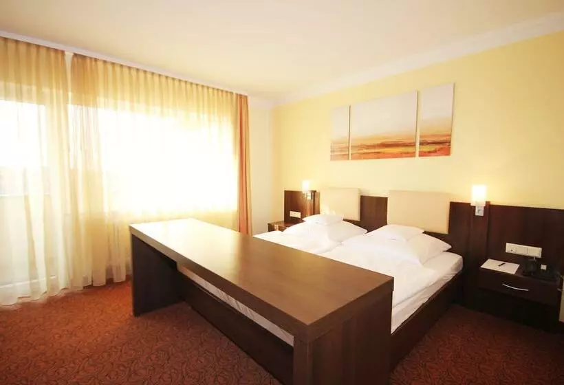 سوئیت جونیور با چشم‌انداز کوهستان, Almhotel Pinter Superior