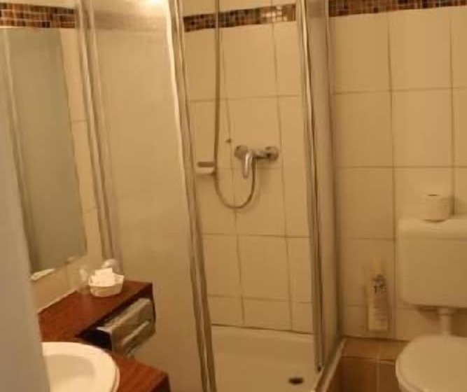 패밀리 룸, Baynunah Hotel Drachenfels