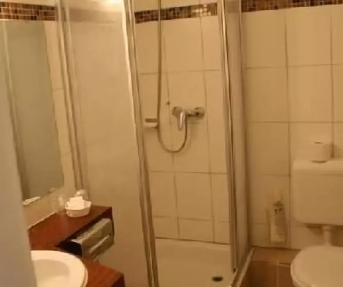ファミリールーム, Baynunah Hotel Drachenfels