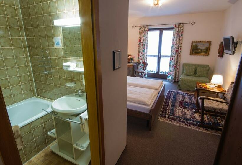 스탠다드 룸, Alexandra