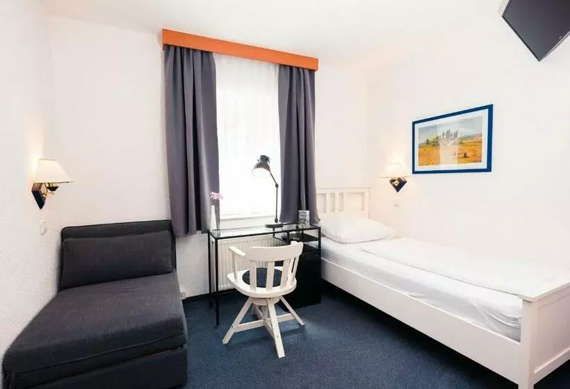 Quarto standart individual, Am Park