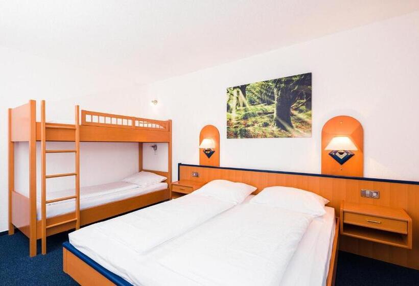 غرفة قياسية رباعية, Am Park