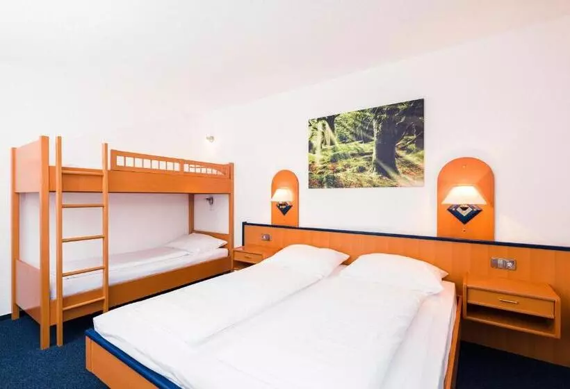 Quarto Quádruplo Standard, Am Park