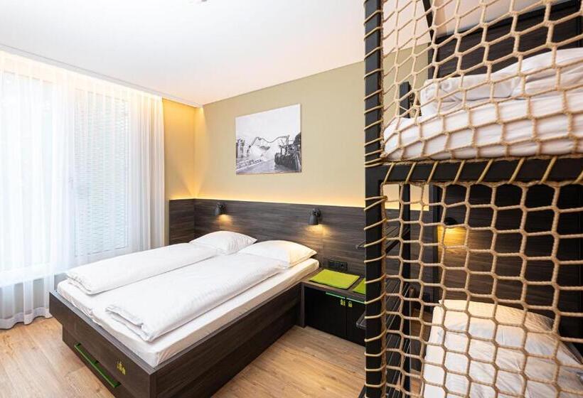 غرفة عائلية, Am Park