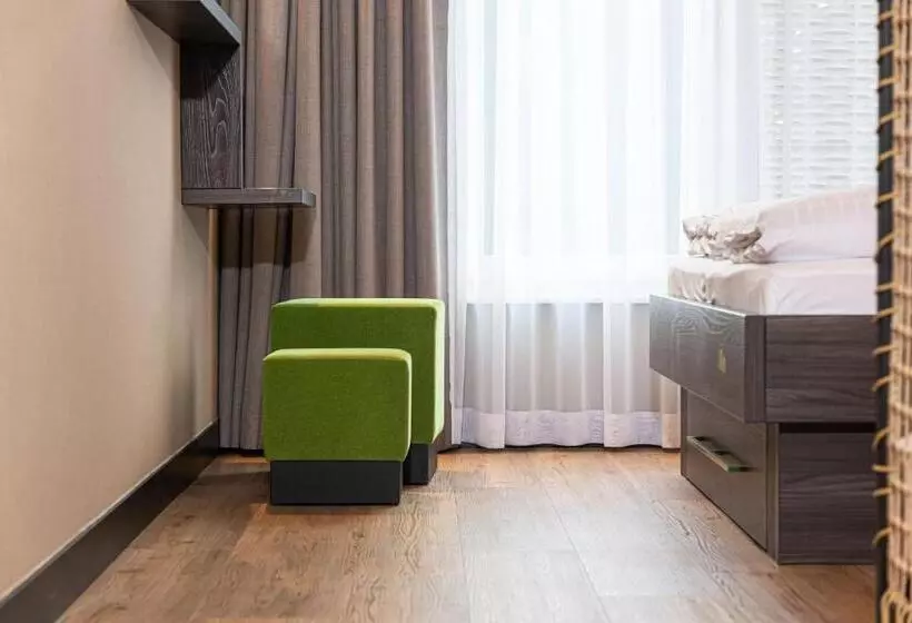 Quarto Familiar, Am Park