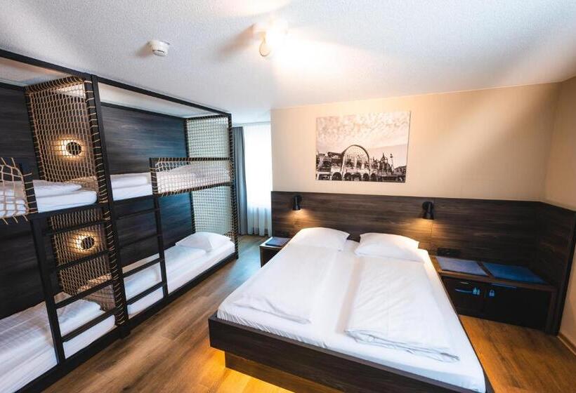 Quarto Familiar, Am Park