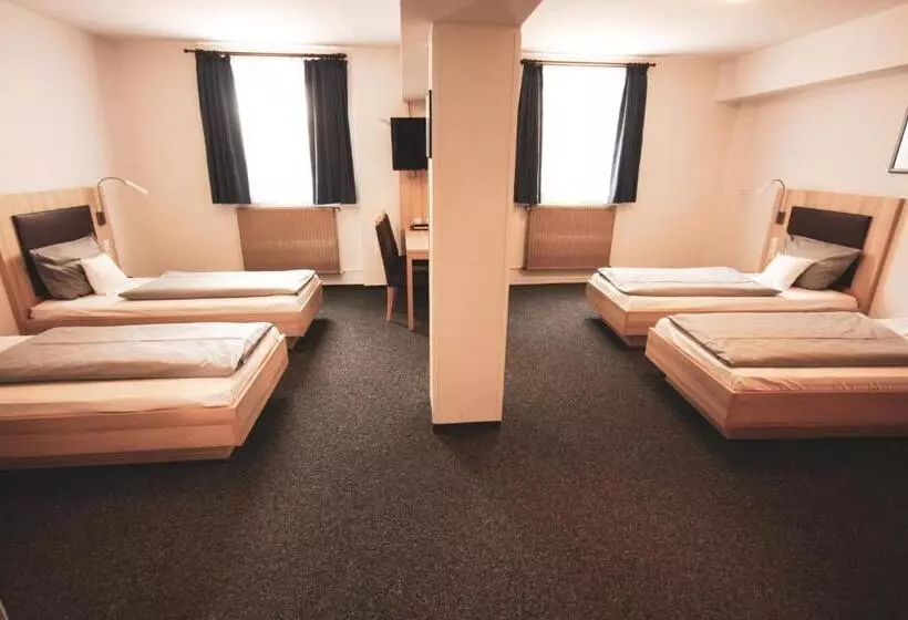 スタンダード4人部屋, Am Vogelsanger Weg