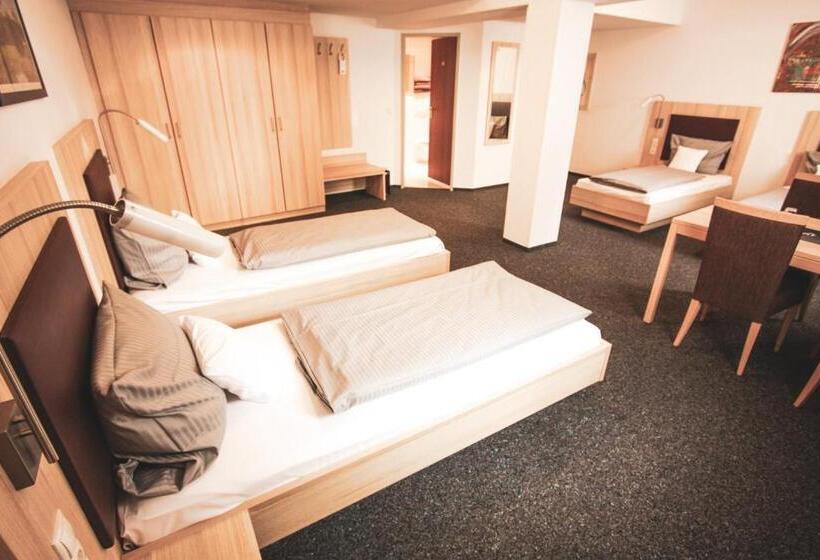 غرفة قياسية رباعية, Am Vogelsanger Weg