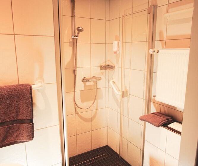 غرفة قياسية, Am Vogelsanger Weg