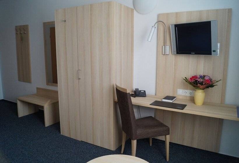 غرفة قياسية رباعية, Am Vogelsanger Weg