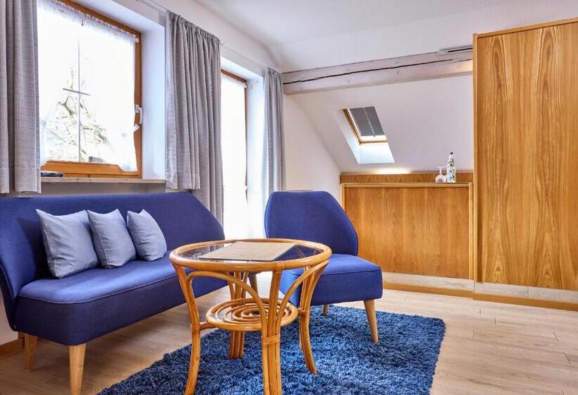 סטודיו סטנדרט עם נוף, Antonia