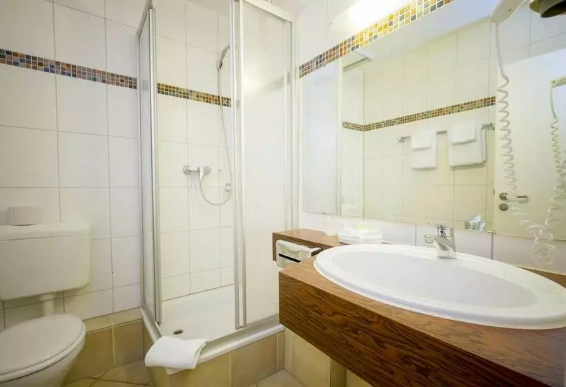 ファミリールーム, Baynunah Hotel Drachenfels