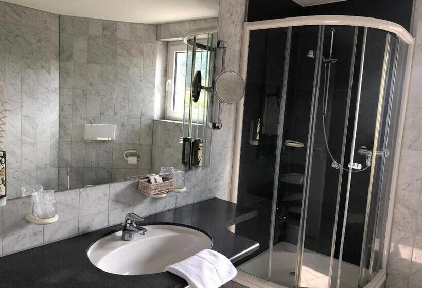 스탠다드 룸, Engel