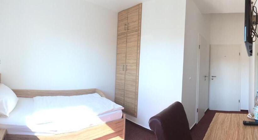 اتاق استاندارد یک نفره, Garten