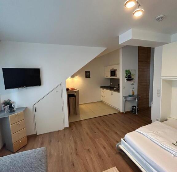 آپارتمان 2 خوابه, Garten