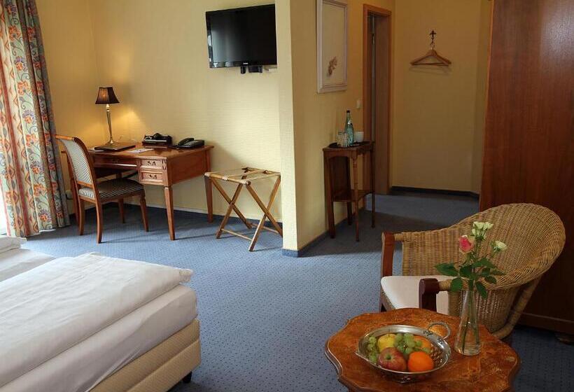 Habitació Estàndard, Lindemann