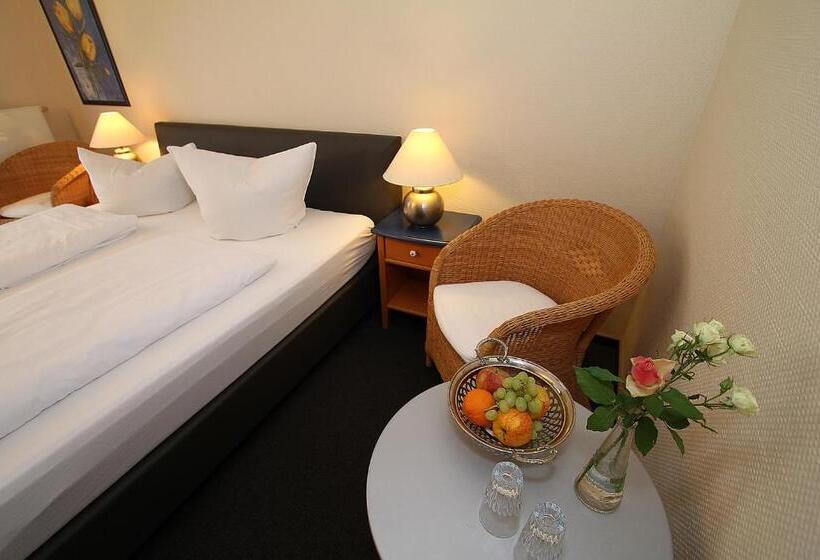 Habitació Estàndard, Lindemann