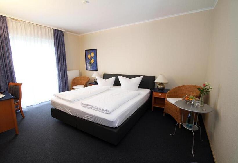 Habitació Estàndard, Lindemann