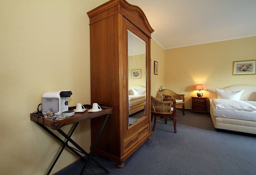 Habitació Estàndard, Lindemann