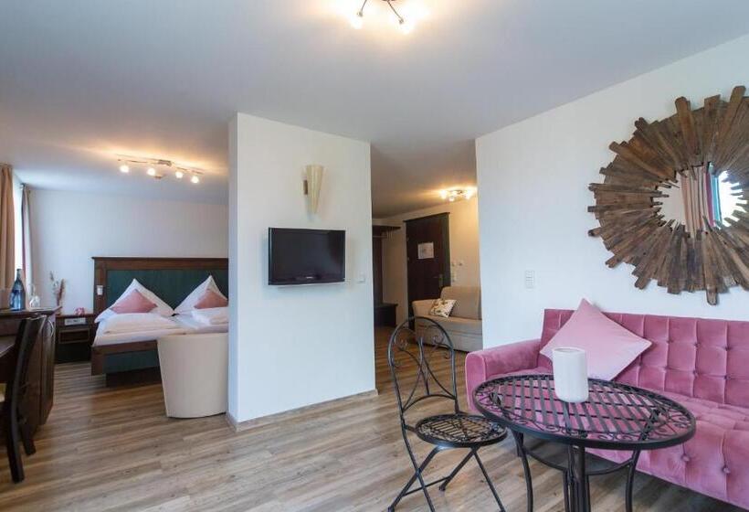 Deluxe Suite, Restaurant Auerhahn