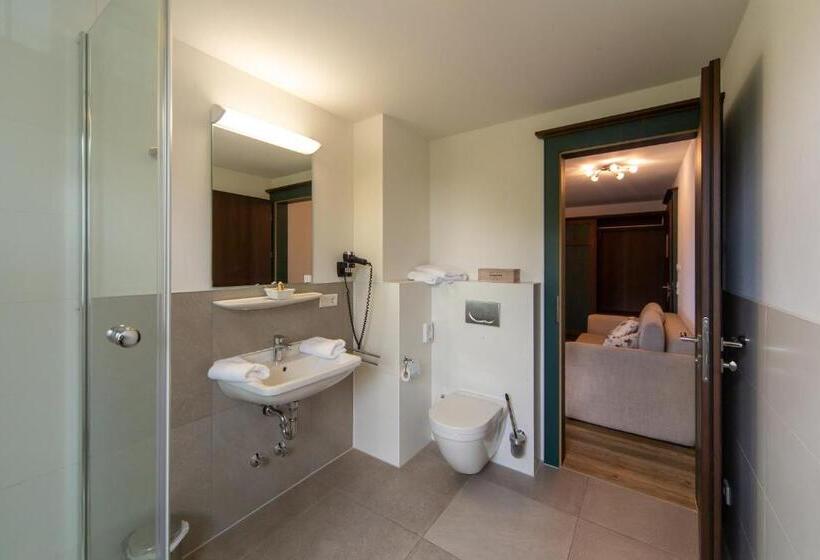 Deluxe Suite, Restaurant Auerhahn