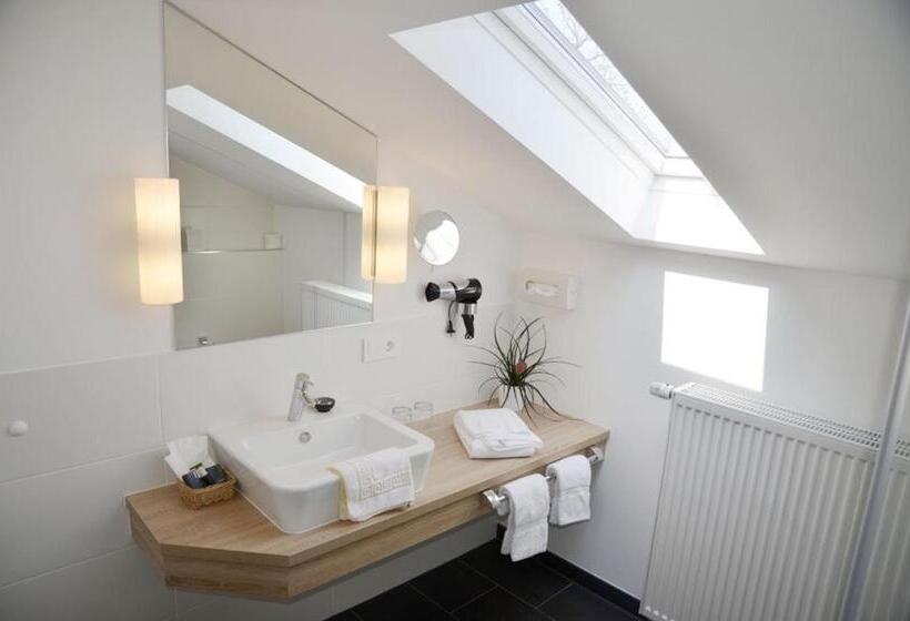 コンフォートルーム, Tannenheim