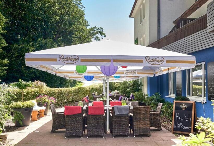 Номер Стандарт Вид на Сад, Waldhotel Bärenstein
