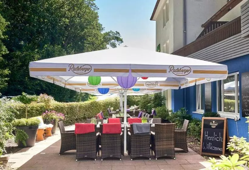 ガーデンビュースタンダードルーム, Waldhotel Bärenstein