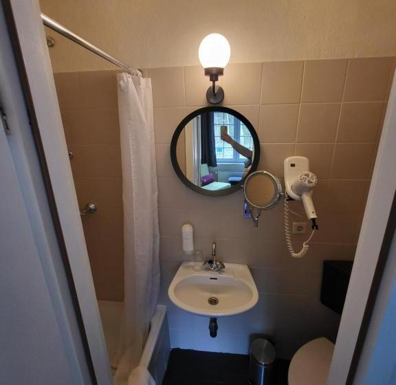 اتاق استاندارد یک نفره, Waldrausch